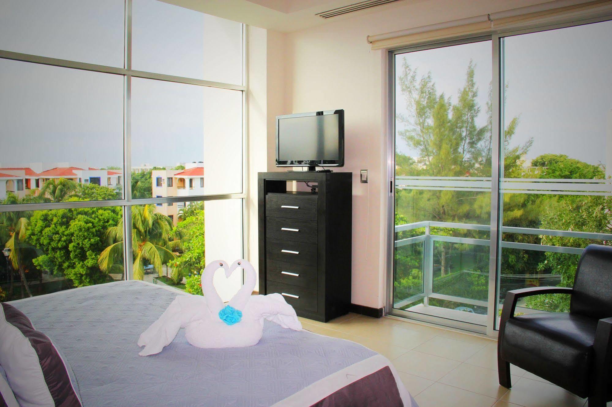 Condoplaza San Pedro Playa del Carmen Exteriér fotografie